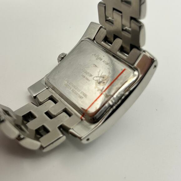 Kenneth Cole Silver Tone Stainless Steel Women’s Watch Working New Battery - Picture 6 of 8